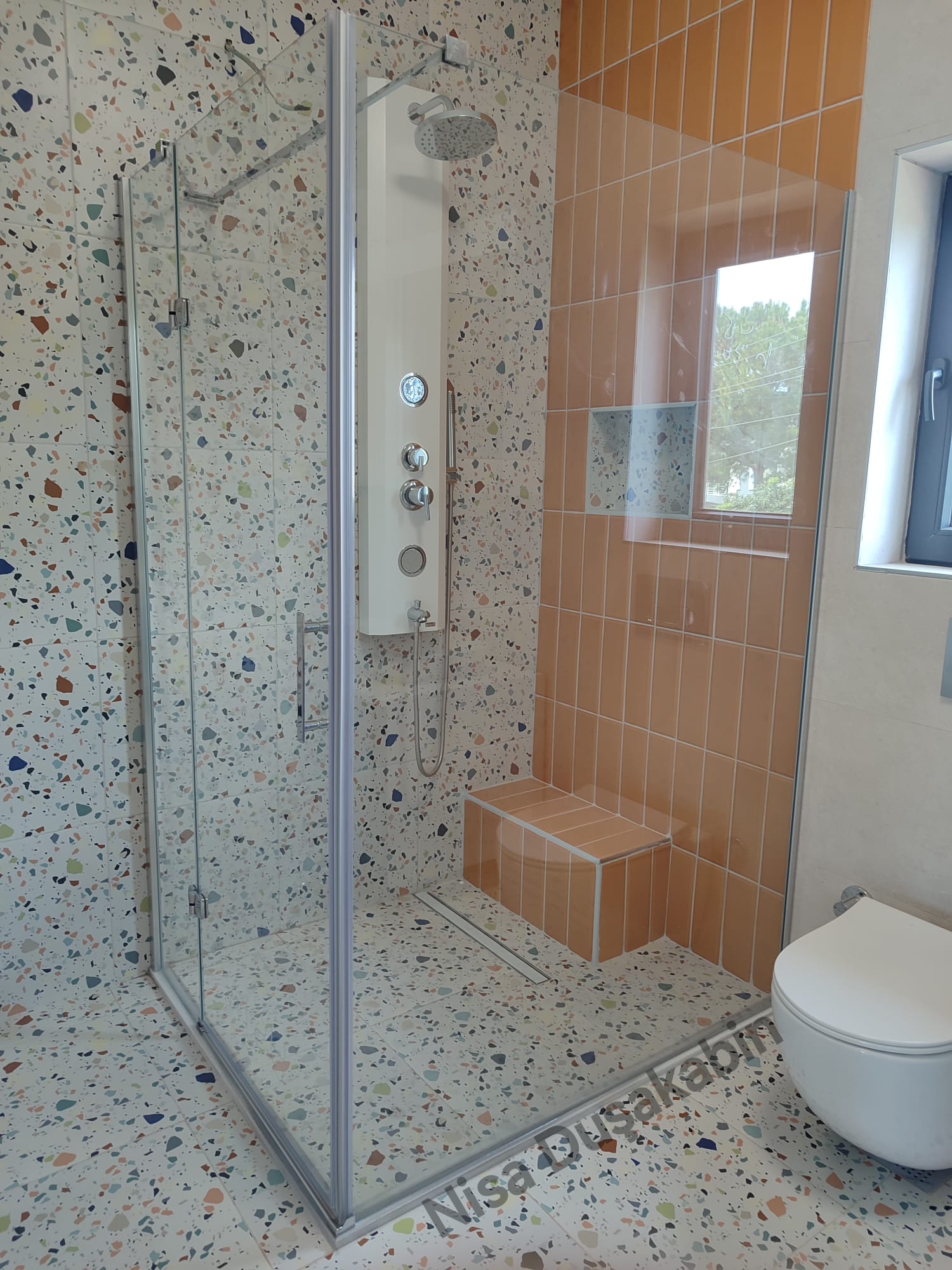 Menteşeli Şeffaf Duşakabin