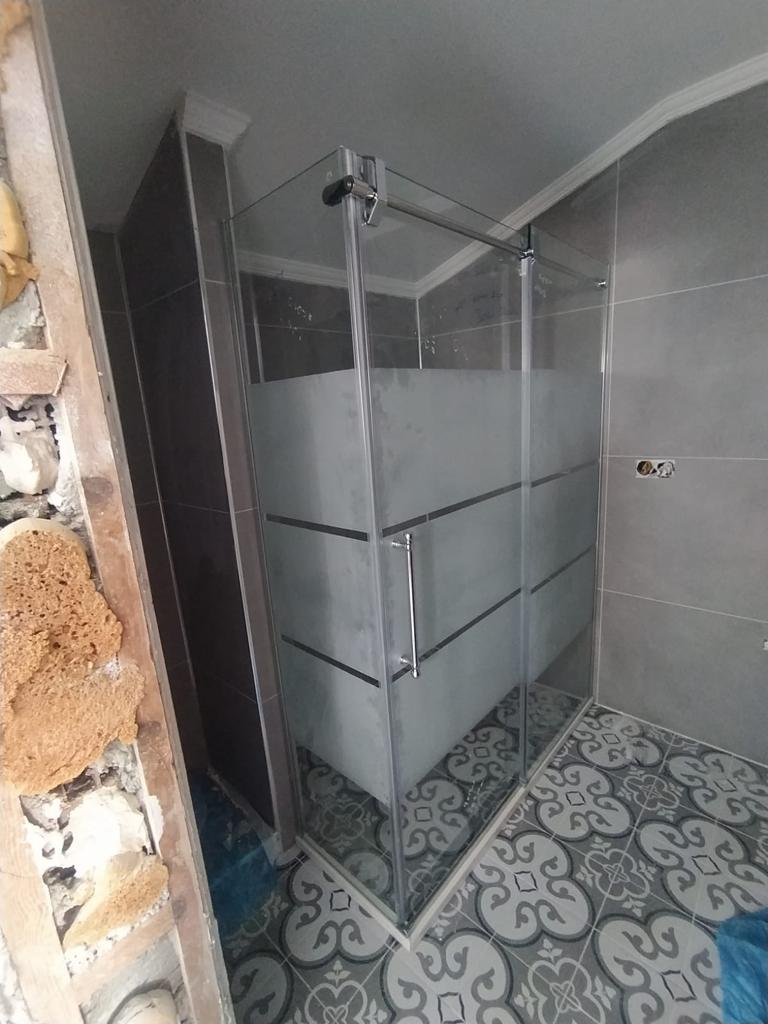 İstanbul Serisi Yan Panelli Desenli Duşakabin